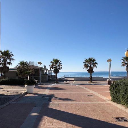 Appartamento A 30 Mt Dal Mare Чечина Экстерьер фото